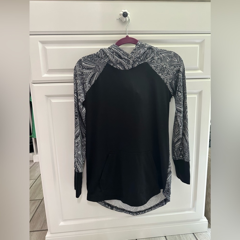 LuLaRoe Amber lightweight hoodie criss-cross neck slight high-low hem with pouch